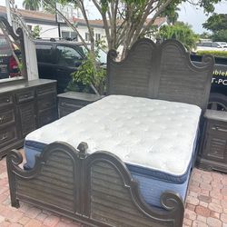 Queen bedroom set