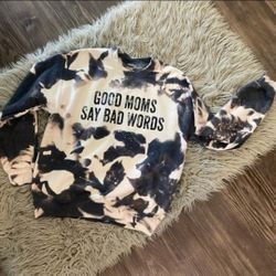 Graphic Sweater Crewneck "Good Moms Say Bad Words"
