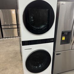 LG Washtower / VENTLESS- Washer And Dryer Combo / Electric 220v 