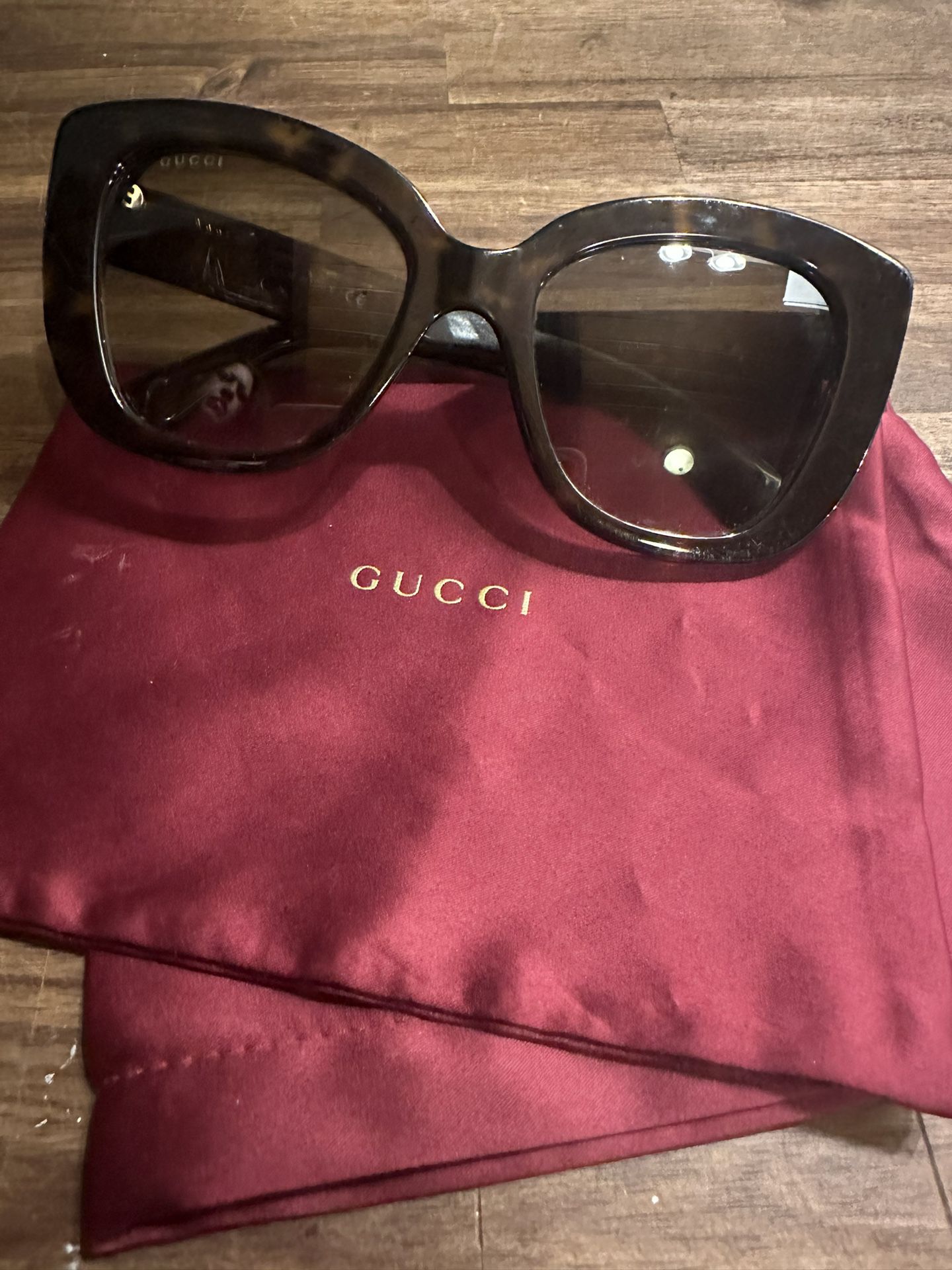 Women’s Gucci Oversized Sunglasses