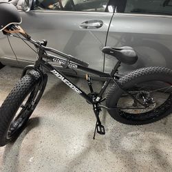 Mongoose Malus Mens and Women Fat Tire Mountain Bike With Helmet 