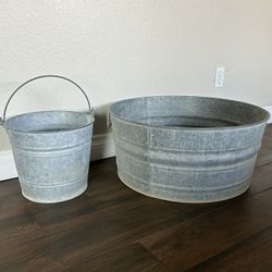 Vintage Galvanized Wash Tub And Bucket 