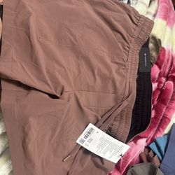 NWT. Lululemon bowline short 5 inch inseam. Men’s