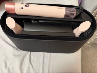 A new Dyson air wrap never used I only try it one time very new