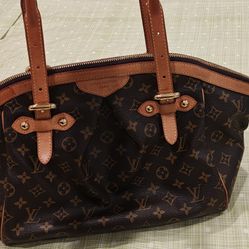 Lv  Purse