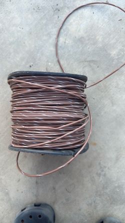 Multiple spool wires all around 50 feet. Both copper and aluminum with different type of colors.
