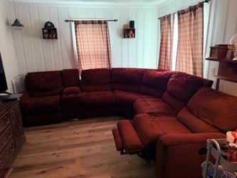 Reclining sectional