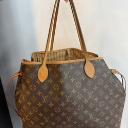 Louis Vuitton Neverfull Handbag