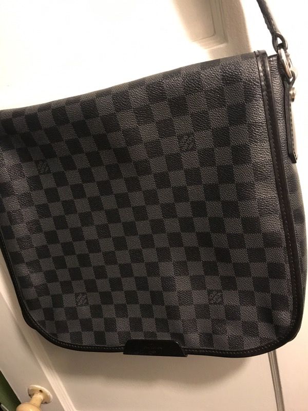Louis Vuitton Messenger Bag