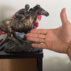 There’s Another Great Horse Statue If You Like Horses