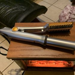 InStyle rotating curling iron