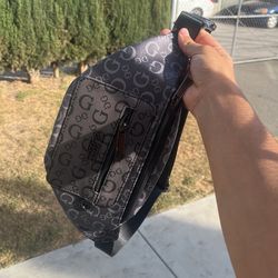 guess fanny pack