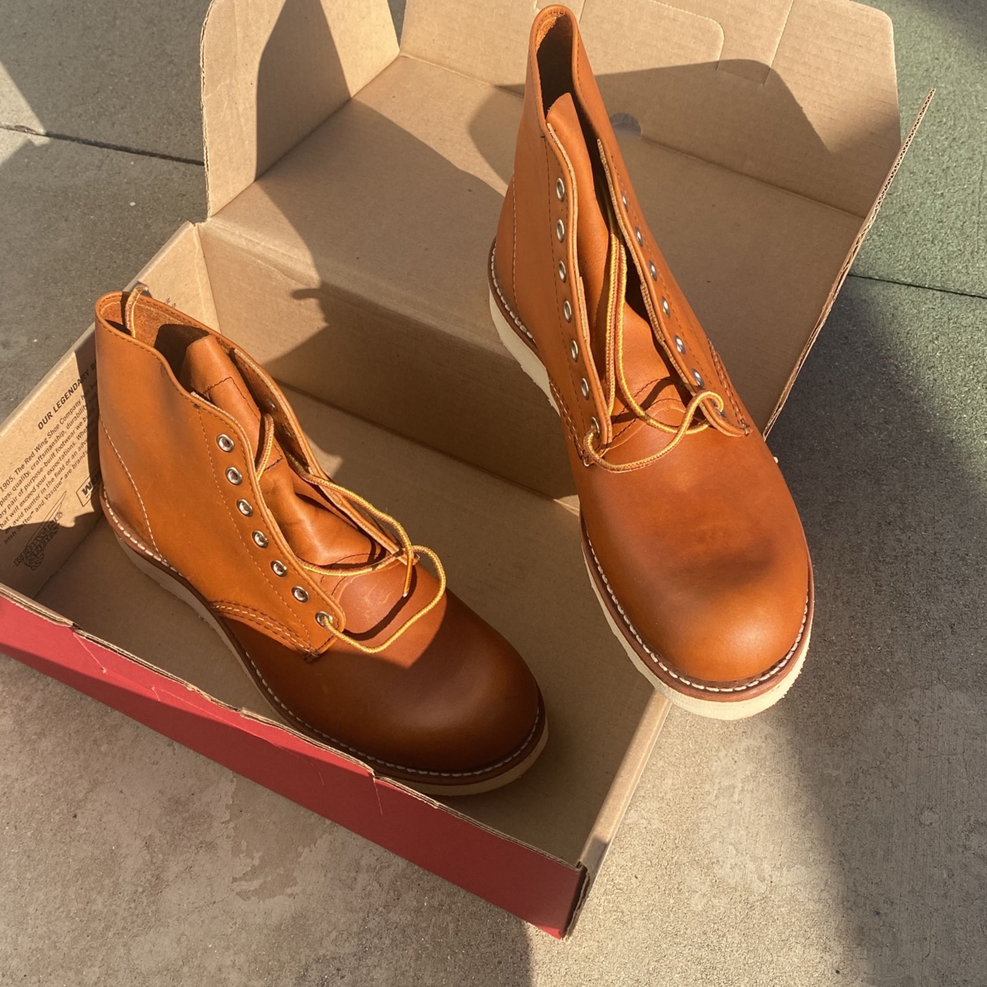 Red Wing Men’s Boots Size 8.5 New