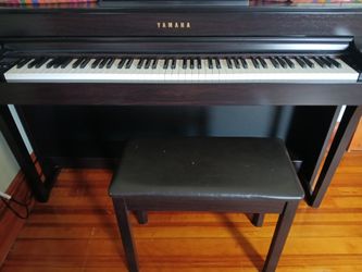 Yamaha Clavinova CLP-635R Electronic Piano