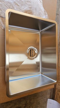 New Elkay Crosstown Stainless Steel Sink