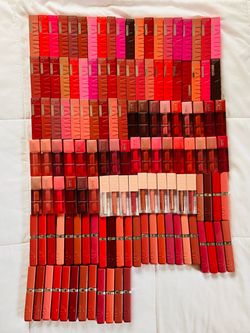 135 PIECES LIPSTICKS LOT