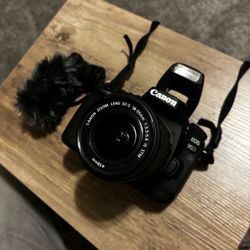 Canon EOS 90D DSLR