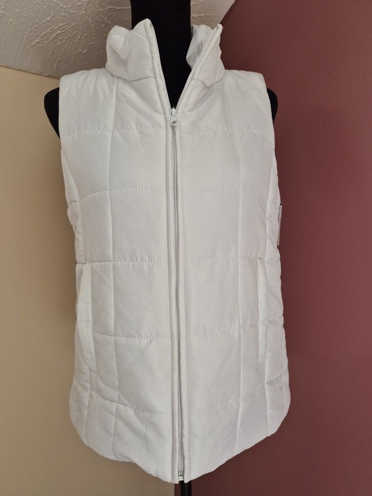 New York & Comapny White Puffer Vest - Size Medium