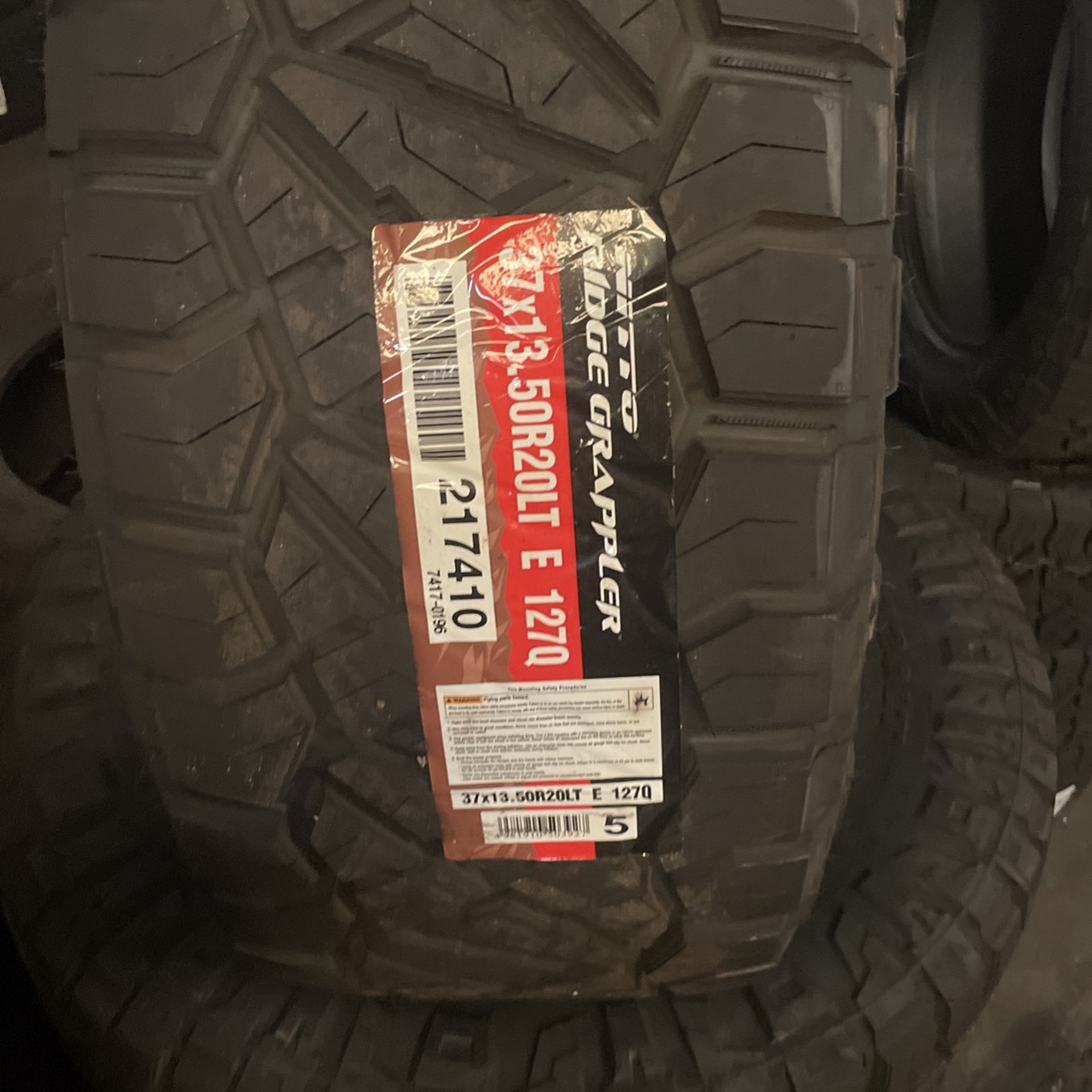 37/13.5R20 NITTO RIDGE GRAPPLER
