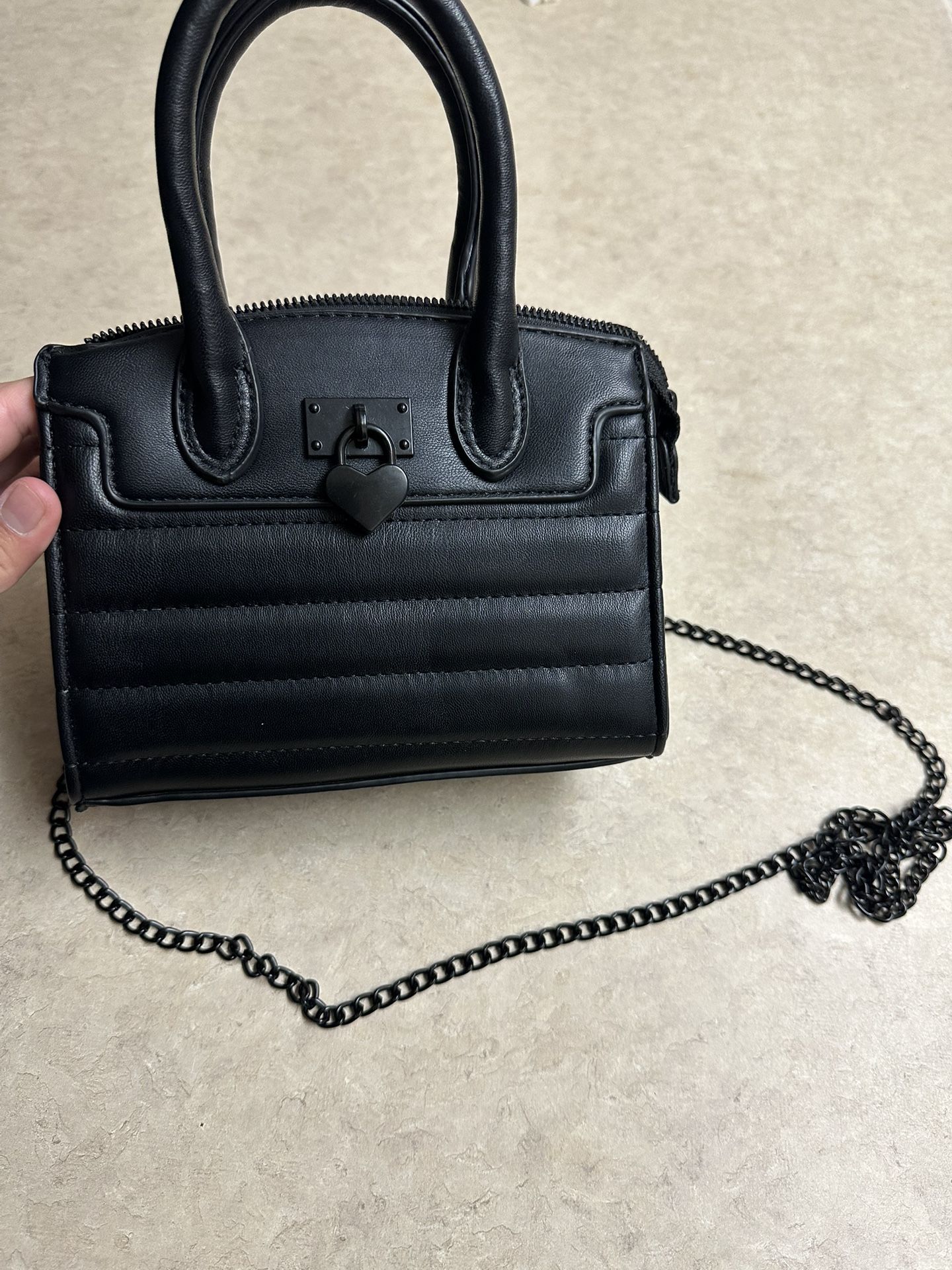 Black Mini Crossbody Handbag – Clean, Structured, Great Condition