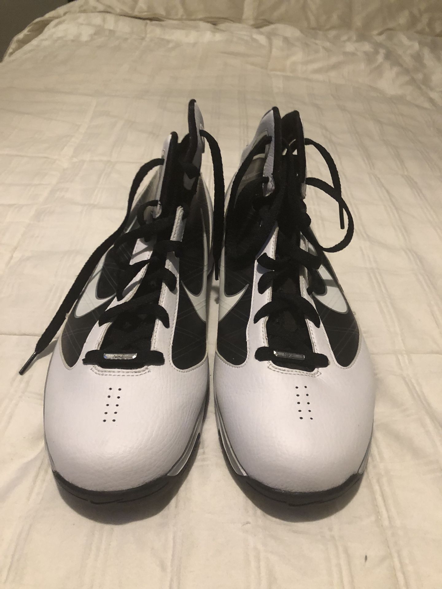 Nike Hyperize basketball shoes