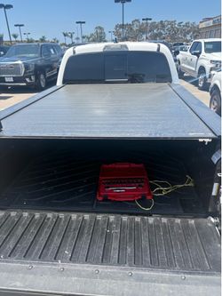 RetraxONE Retractable Toyota Truck Bed Cover - Toyota Tacoma 6ft long bed