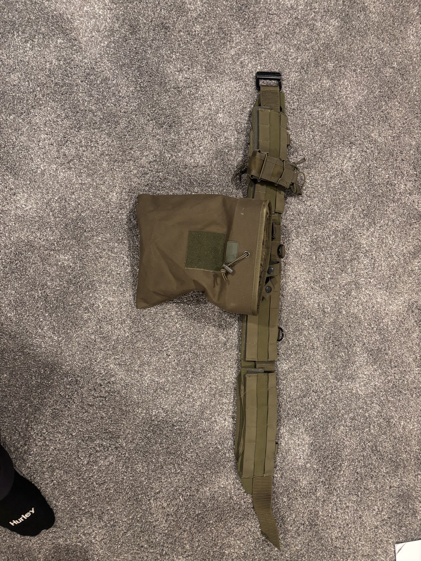 Battle belt with dump pouch