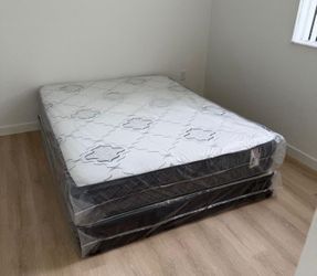 NEW MATTRESS FULL SIZE PLUSH WITH BOX SPRING