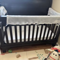 Crib And Changing Table 