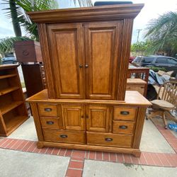 Traditional Oak Dresser & TV Armoire