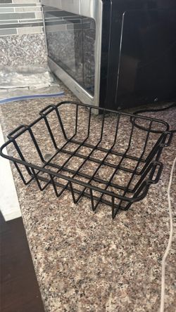 Yetti basket for cooler