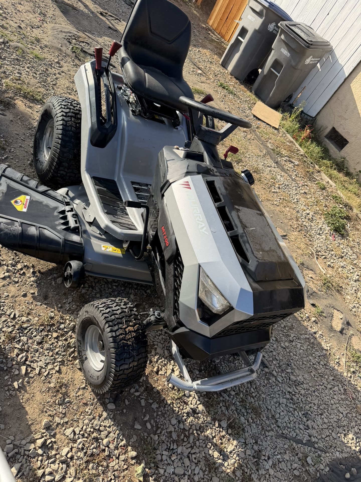 Murray MT200 42 in. 19.0 HP 540cc EX1900 Series Briggs and Stratton Engine Automatic Gas Riding Lawn Tractor Mower