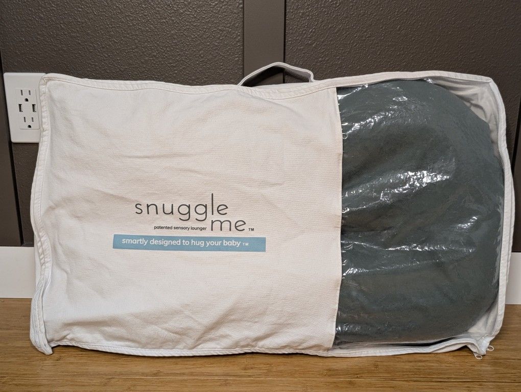 Snuggle Me Organic Baby Lounger – Like New