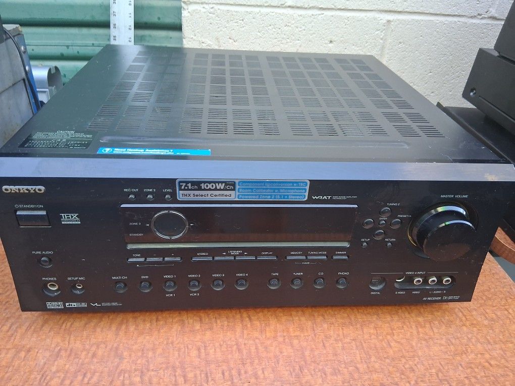 Onkyo TX-SR702 AV receiver 7.1-channel home theater  THX certified. 