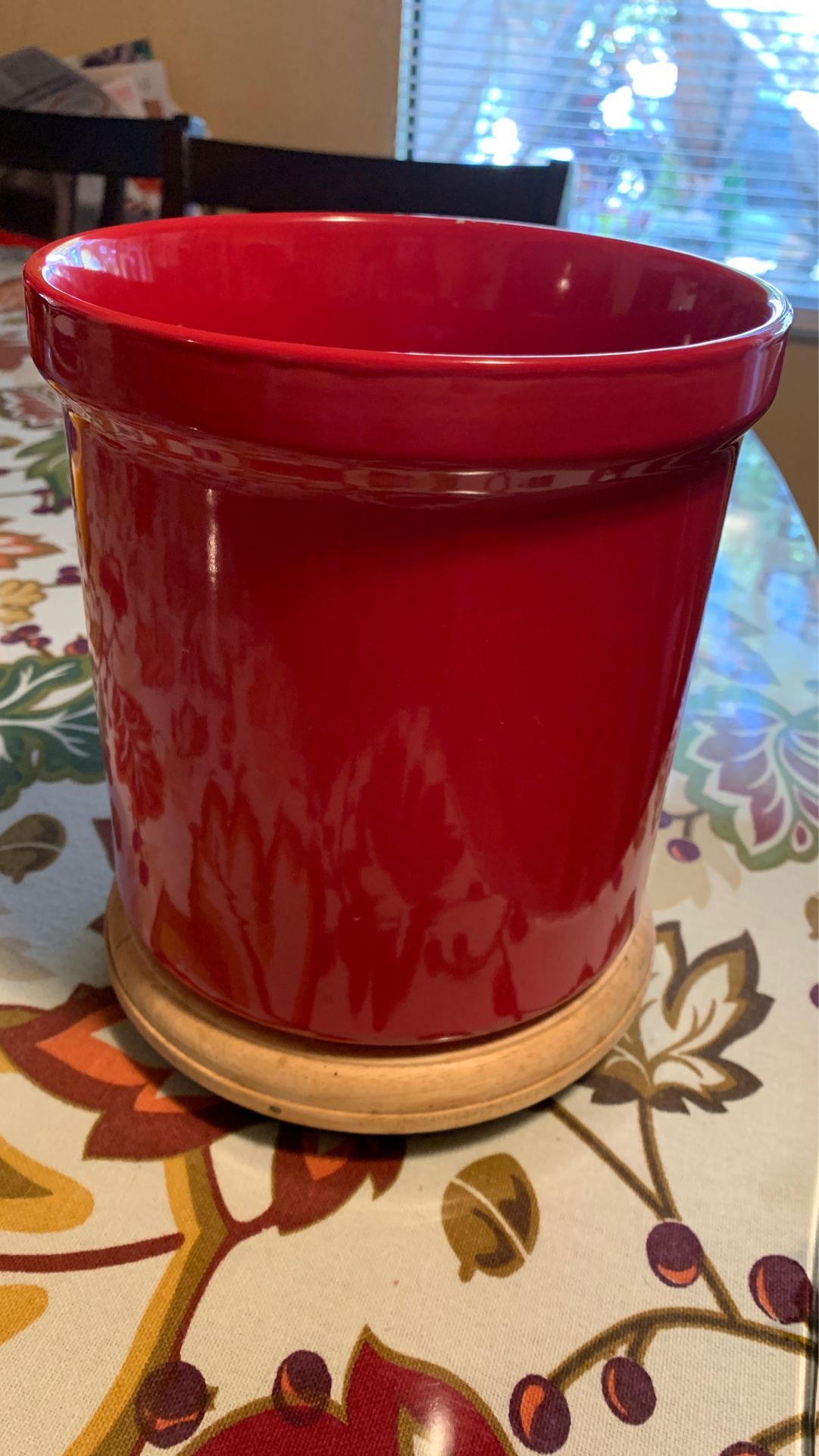 Spoon holder. $10