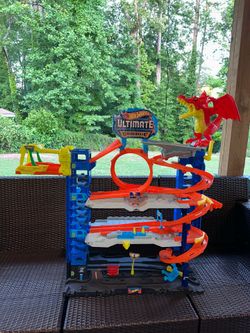 Hot Wheels City Ultimate Garage