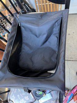 Collapsible blanket storage