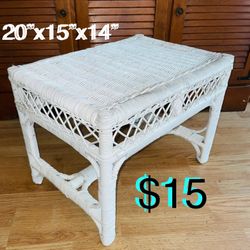$15 Vintage coffee Table /Side table measurements in pics