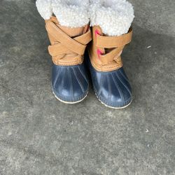 Best Girls Snow Boots Size 9/10