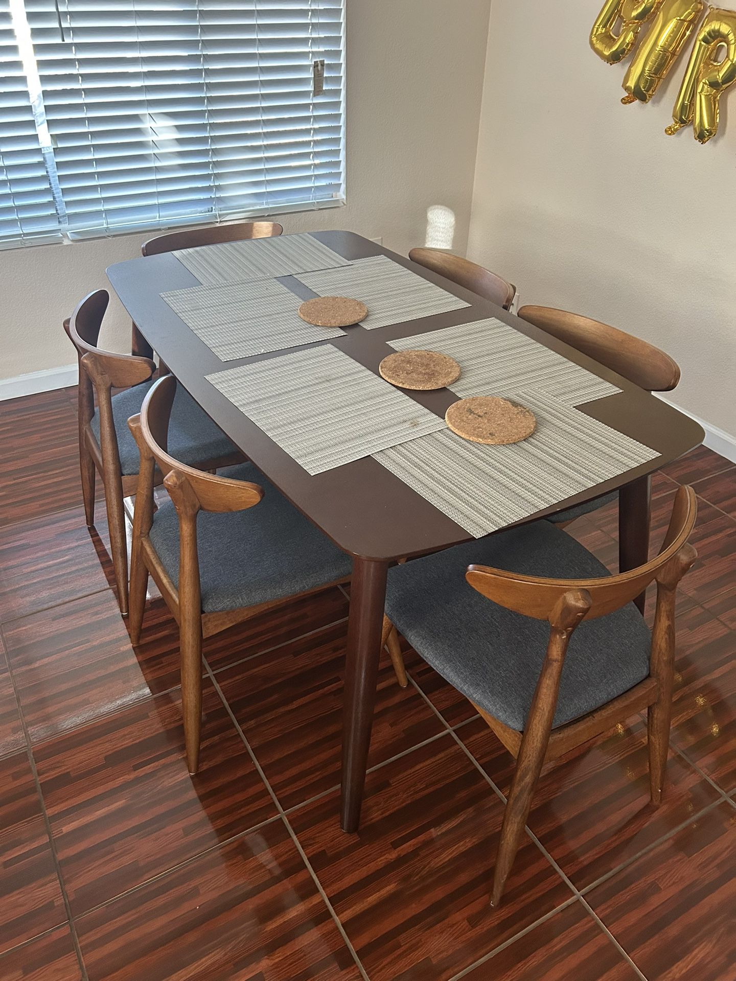 Dining Table Set