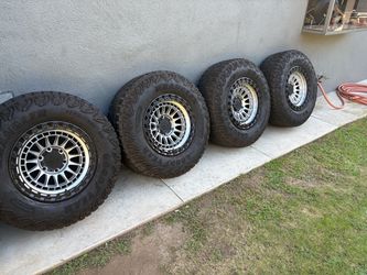 17” INCH LOCK OFF ROAD MOJAVE MACHINED FINISH OFF ROAD WHEELS/RIMS WITH 33” INCH GOODYEAR A/T TIRES