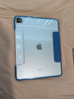 iPad pro 6th 128GB cellular plus wifi clean imei 12.9 inches good condition no scratches like new condition