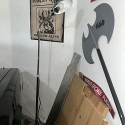 Metal adjustable floor lamp 