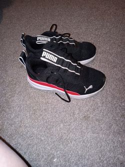Boys Puma's 