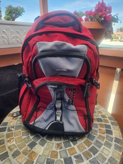 Bass  Multi Pocket Rolling Packback With Telescope Handle 