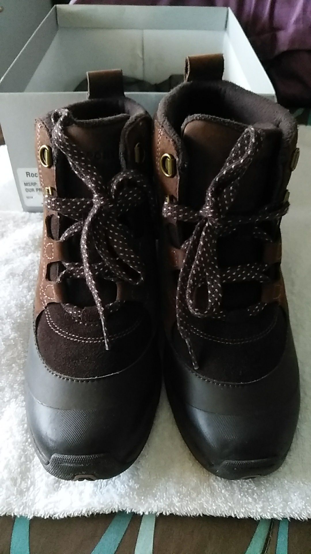 Boots rockport styled by adidas unique style and super comfortable. size 9