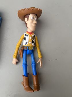 2017 Disney Pixar Toy Story Sheriff Woody & Hat 9" Tall Figure Bendable Posable