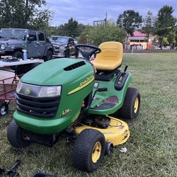 John Deere L110