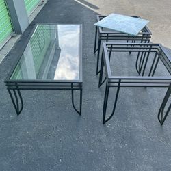 Coffee table With Too End Table
