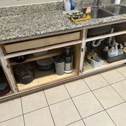 We Paint Cabinets Residencial 